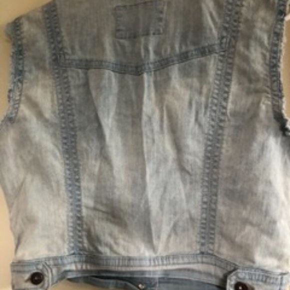 DKNY Jean Vest / Fits like SMALL/MEDIUM - Picture 4 of 5